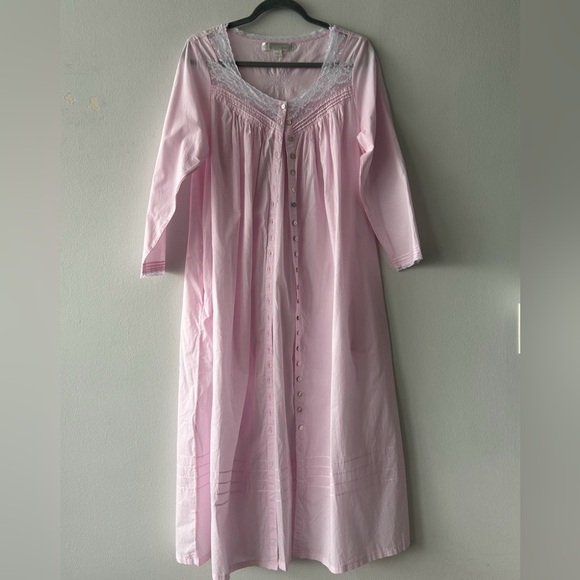 Eileen West Light Pink Button-Down Robe - Picture 3 of 14